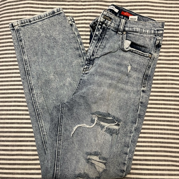 Jeans - Picture 2 of 4